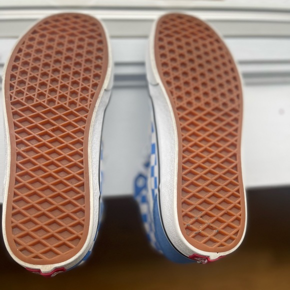 Women’s Vans 8.5 - Picture 2 of 4